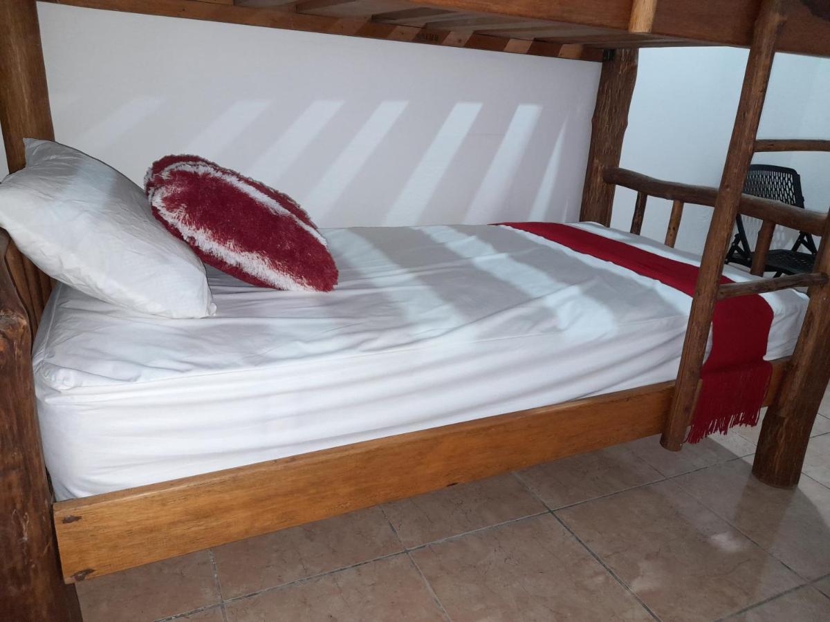 Hostal Blood Moon Rio Dulce Ngoại thất bức ảnh