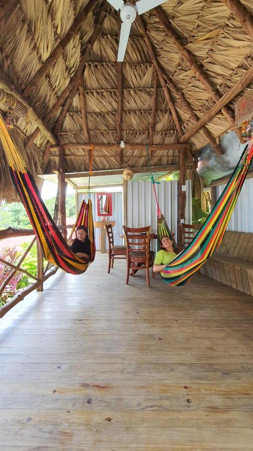 Hostal Blood Moon Rio Dulce Ngoại thất bức ảnh