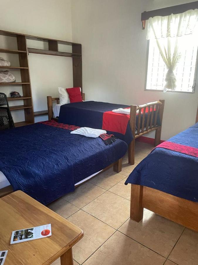Hostal Blood Moon Rio Dulce Ngoại thất bức ảnh